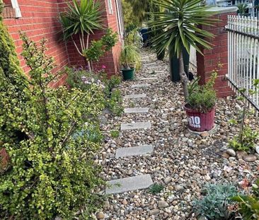 Bundoora - Photo 2