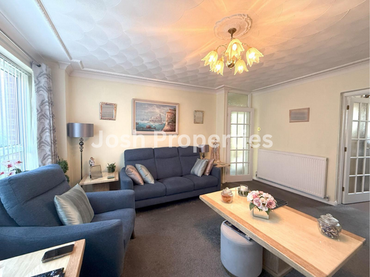 2 bedroom ground floor flat to rent - Photo 1