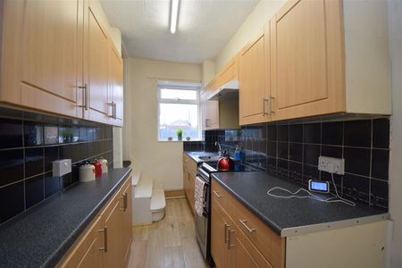 High Street, Ossett - Photo 3