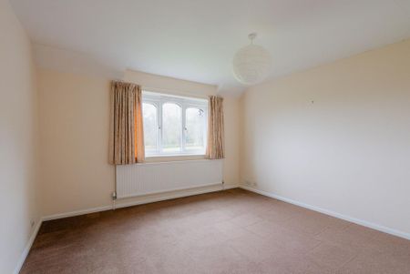3 bedroom detached house to rent - Photo 2