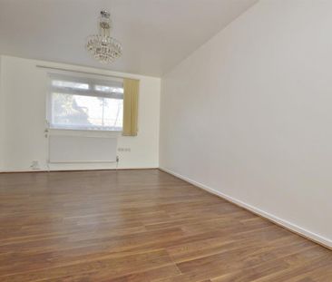 Webb Gardens, Plaistow, London, E13 8SR - Photo 4