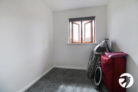 3 bedroom terraced house to rent - Photo 4