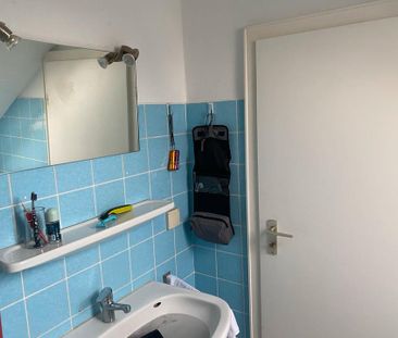 Dachgeschosswohnung in kleinem privaten Mietshaus - Photo 1