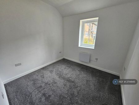 2 bedroom end of terrace house to rent - Photo 2
