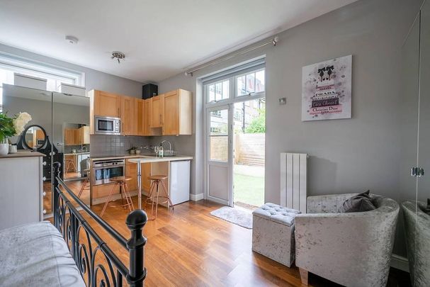 Studio to rent - Photo 1