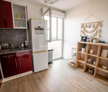 Location Appartement 2 pièces 50 m2 à Reims - Photo 2