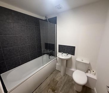 2 bedroom ground floor flat to rent - Photo 6