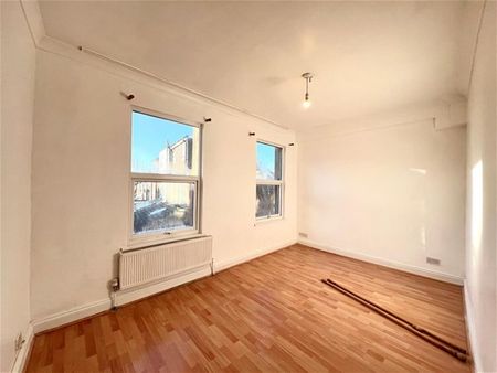 Higham Hill Road, London - Photo 5