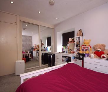 1 bed First Floor Flat for rent - Photo 5