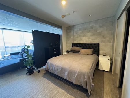 The finest residence in the finest neighbourhood - Photo 2