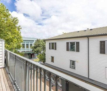 Secure, Stylish Townhouse in a Prime City-Fringe Location - Photo 5