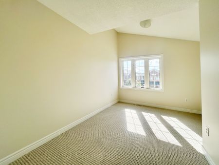 For Lease - 3342 Fountain Park Avenue, Mississauga, Ontario - Photo 4