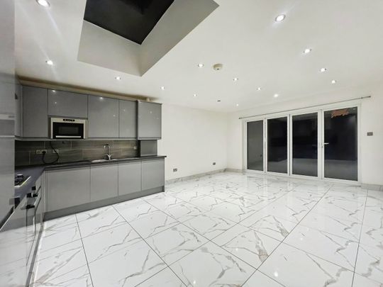 1 Bed Flat, Kingston Road, SW19 - Photo 1