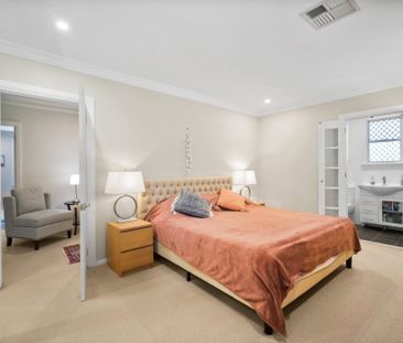 Contemporary Family Home with Poolside Entertaining & Leafy Outlooks - Photo 6