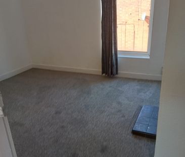 St Hughes Street, Lincoln, Lincolnshire, LN2 - Photo 6