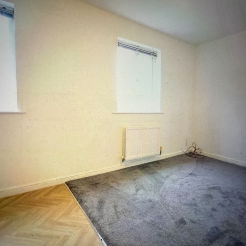 4 Bed Terraced House, Saddlecote Close, M8 - Photo 1