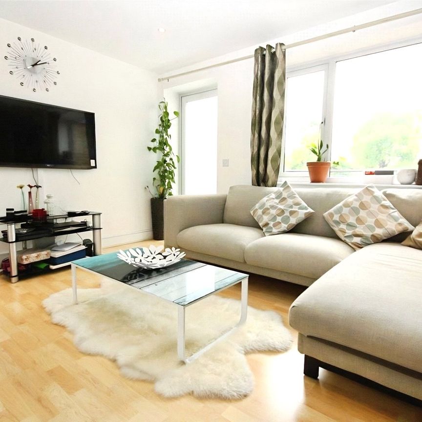 Town Lane, Stanwell, Staines-upon-Thames, Surrey, TW19 7FG - Photo 1