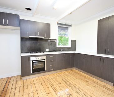 Freshly updated 2 bedroom home. - Photo 6