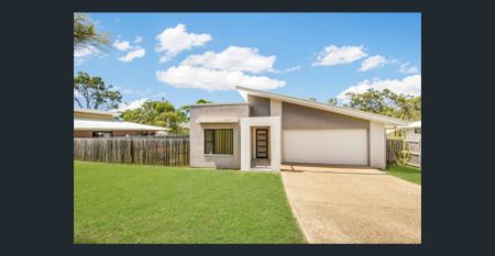 SPACIOUS FAMILY HOME WITH AIR CONDITONING - Photo 3