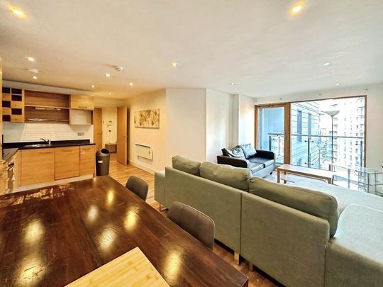 2 bedroom flat to rent - Photo 1