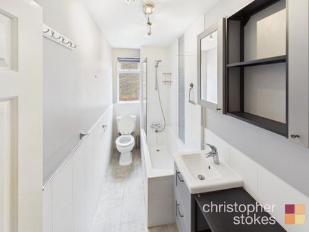 3 bedroom semi-detached house to rent - Photo 2
