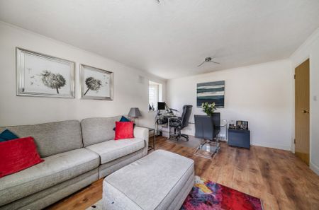 Beta Road, Woking, Surrey, GU22 - Photo 2