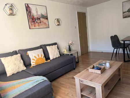 1 Bed Flat, Islington, N7 - Photo 2