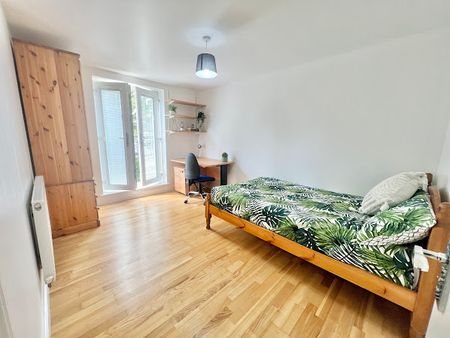 2 Bedrooms, 14 Willowbank Mews Flat 2 – Student Accommodation Coventry - Photo 3