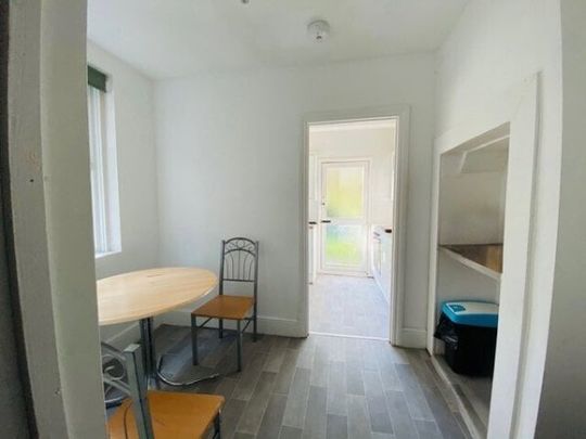 Newcombe Road, Southampton - Photo 1