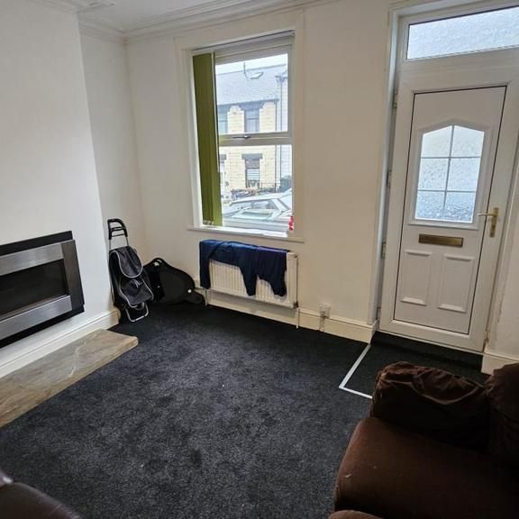 2 bedroom house to rent - Photo 1