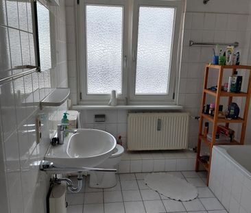 Großes Zimmer 17,47 m² mit Balkon innerhalb einer 3er-WG // 2.OG li... - Photo 2