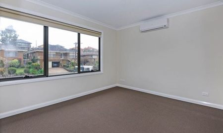 Affordable Townhouse Living in Bundoora - Photo 4