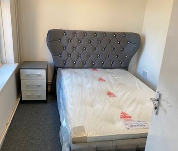 Room in a Shared House, Daley Close, B1 - Photo 4