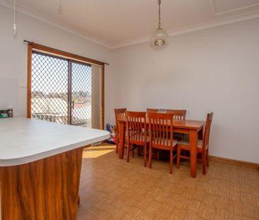 TWO BEDROOM UNIT CLOSE TO SHOPS - Photo 6