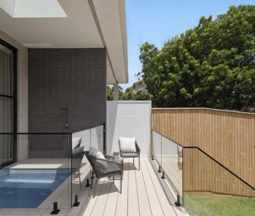 Luxury Family Duplex with Pool - Available Now! - Photo 6