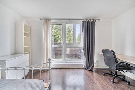 3 bedroom flat to rent - Photo 2