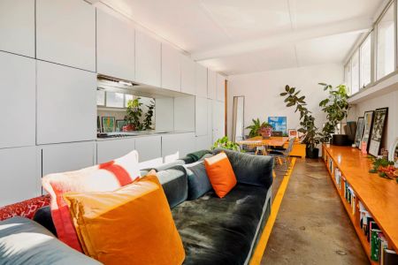 2 Bed, 1 Bath - Photo 2