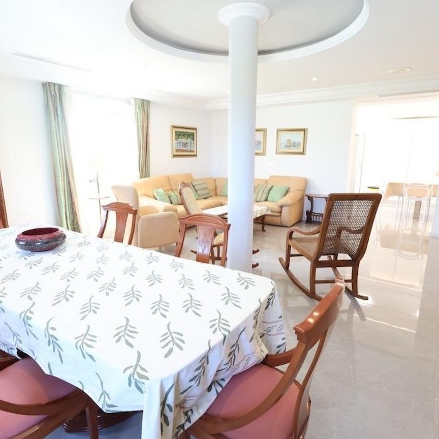 Villa de Lujo en Primera Línea de Playa en Cala Capitán - Photo 1