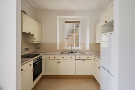 1 Bed Flat - Photo 4