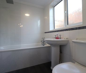 Terraced House in East Nelson Street, Denton Holme - Photo 3