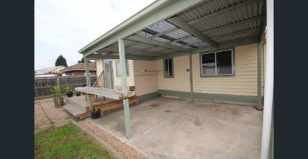 Charming family home. - Photo 5