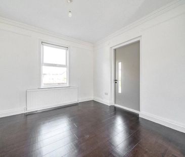 4 bedroom detached house to rent - Photo 4