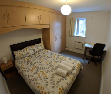 2 bedroom flat to rent - Photo 4