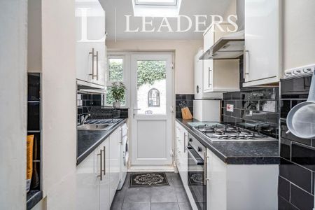 2 bedroom terraced house to rent - Photo 5