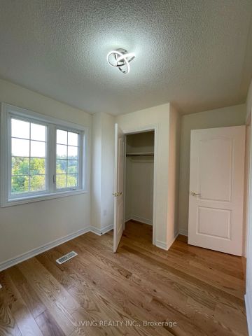 Condo Townhouse For Lease | N9255946 - Photo 3