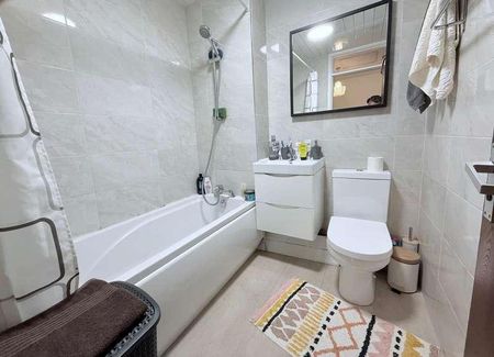 Kingston Upon Thames, Greater London, KT2 - Photo 5