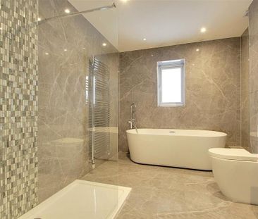 4 bedroom detached house to rent - Photo 3