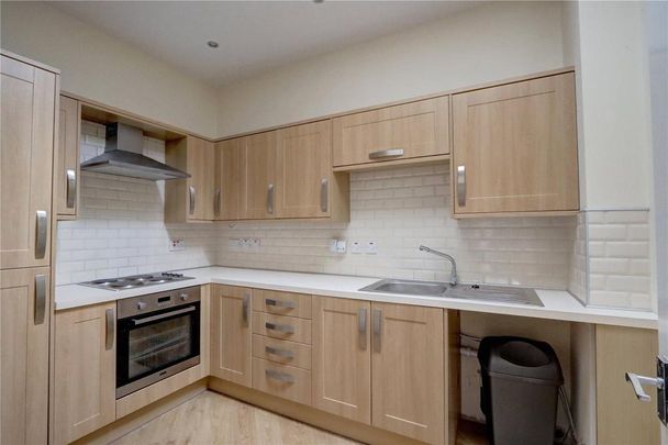 2 bedroom flat to rent - Photo 1