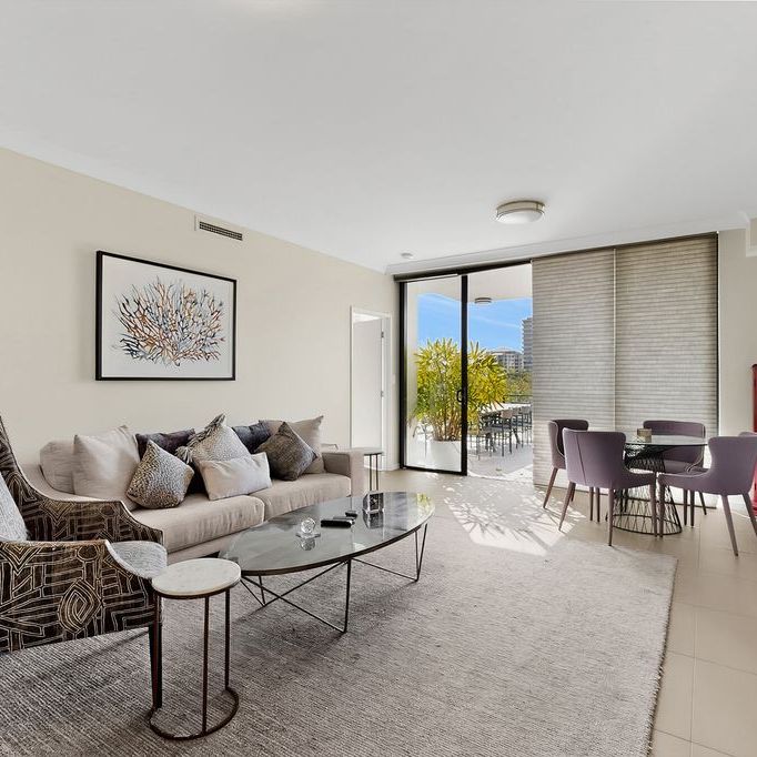 EXECUTIVE FULLY FURNISHED – DESIGNER INTERIORS - Photo 1