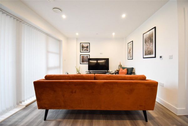 A beautiful 2 bedroom apartment for rent in Cambridge at this stylish development situated within a mile of the City Centre. Phone entry system. Undercroft parking. Furnished. - Photo 1